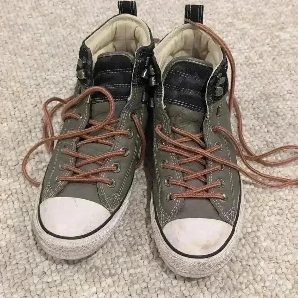 Converse sneakers 